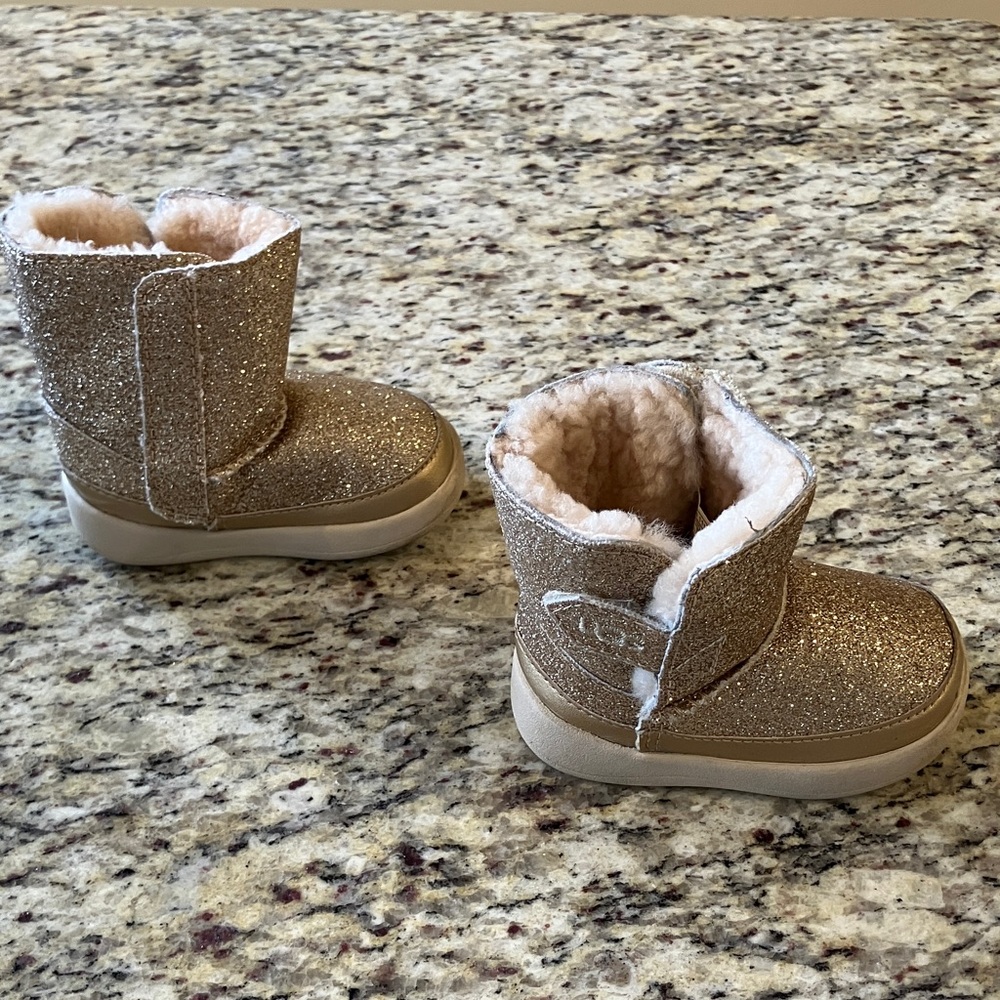 UGG Toddler Girls Gold Glitter Boots Size 2 Shearling Lined Velcro Closure - Picture 2 of 8